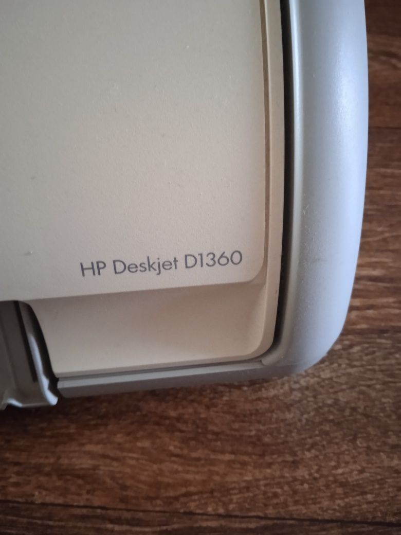 Продам принтер HP Deskjet D1360
