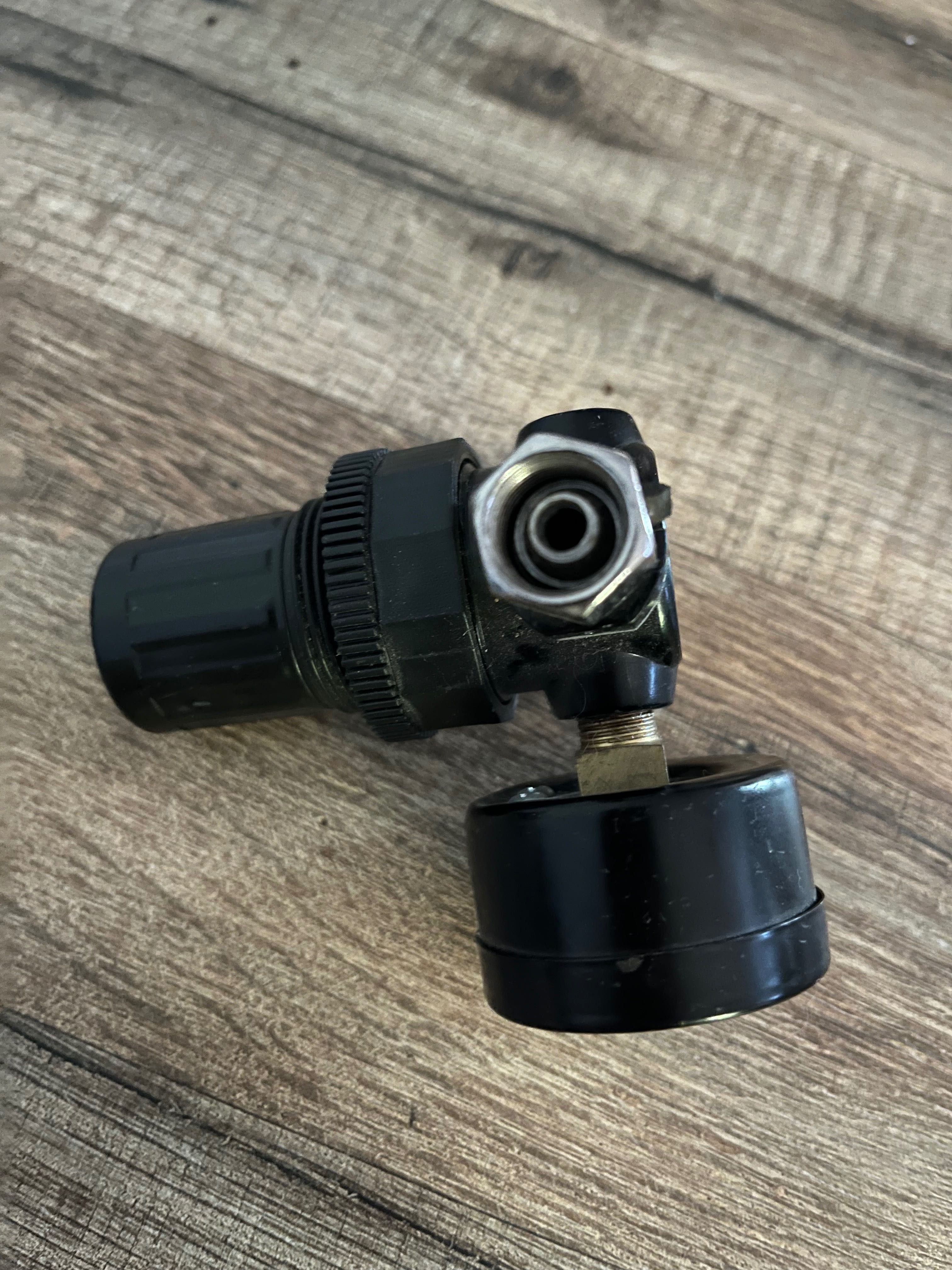 Редуктор с манометром 1/4" MIOL 81-468