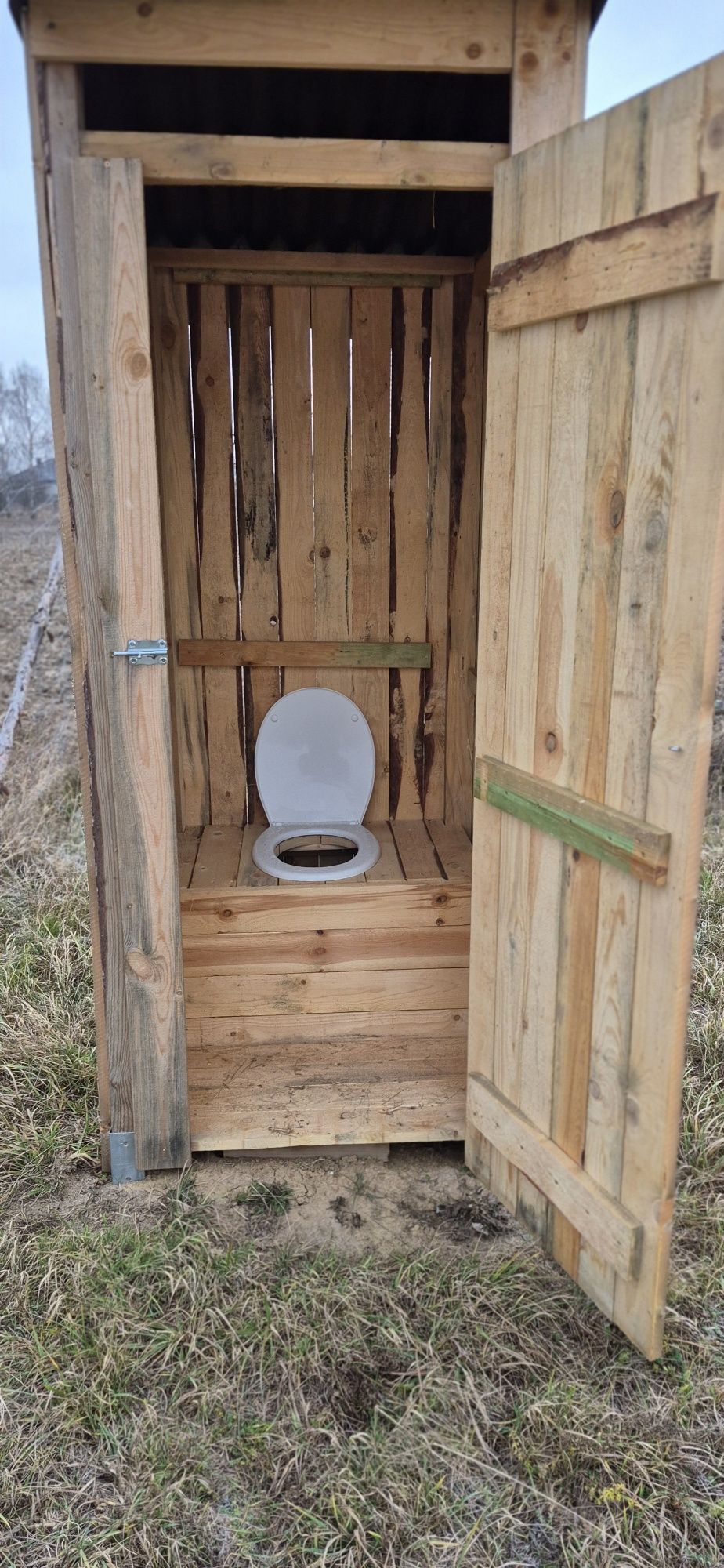 Wychodek WC drewniany