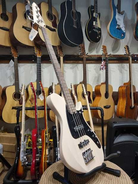 Aria Jet B  SVW gitara basowa 4str. ARIA Pro-II Jet-B SVW