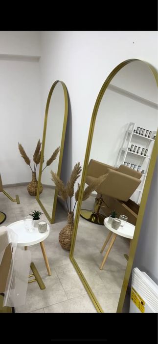 Мебель для салона. Крісло перукпрське, дзеркало