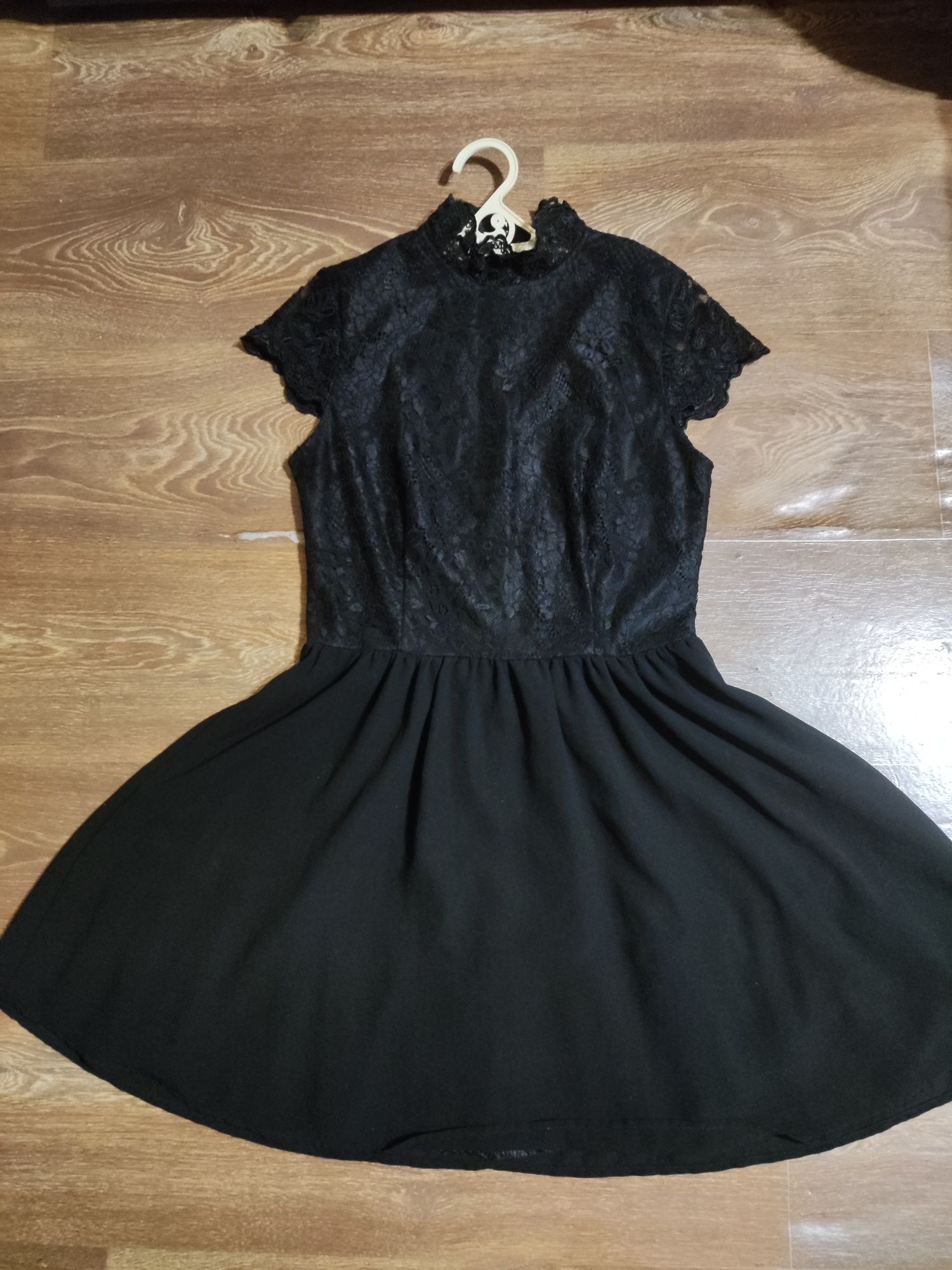 Чёрное платье Венсдей