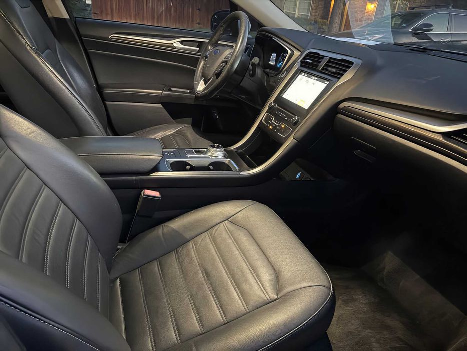 Ford Fusion      2018