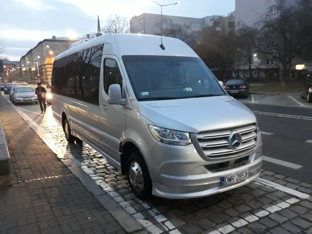 Wynajem  busa,  autobusu ,przewozy pracownicze