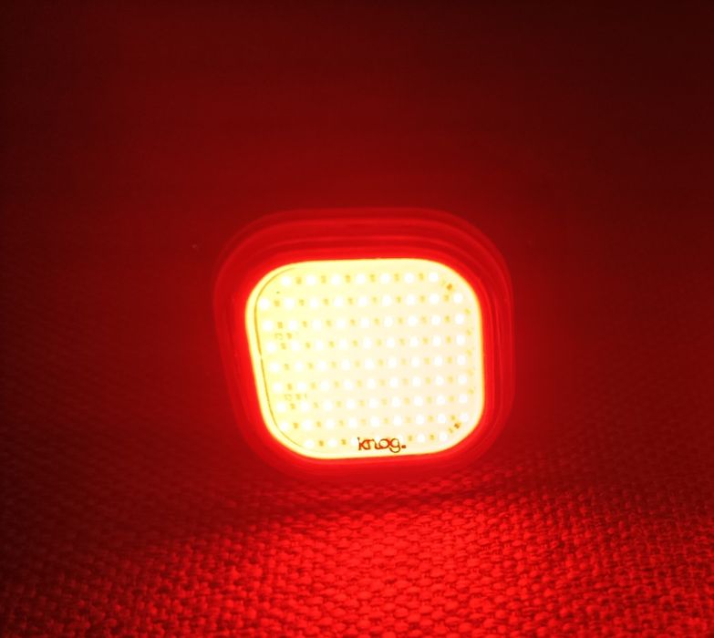 Lampka rowerowa Knog Blinder Skull