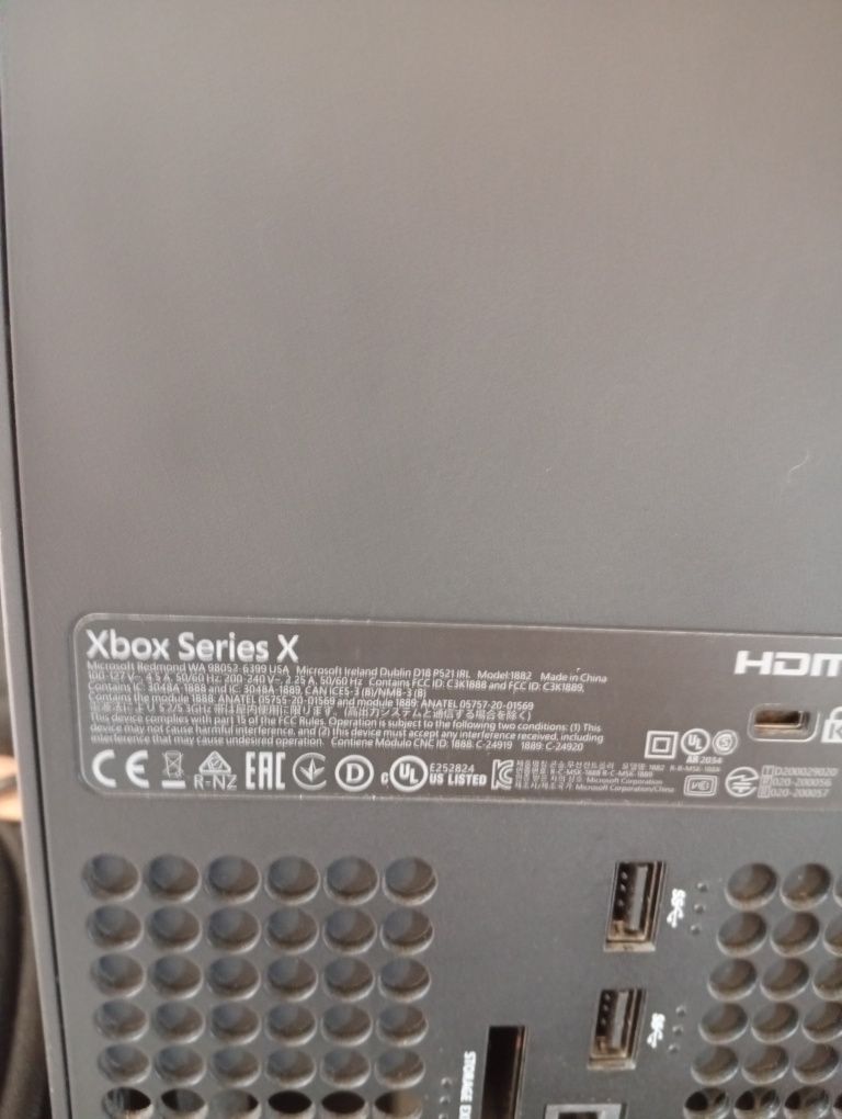 Konsola Xbox series x 2 pady