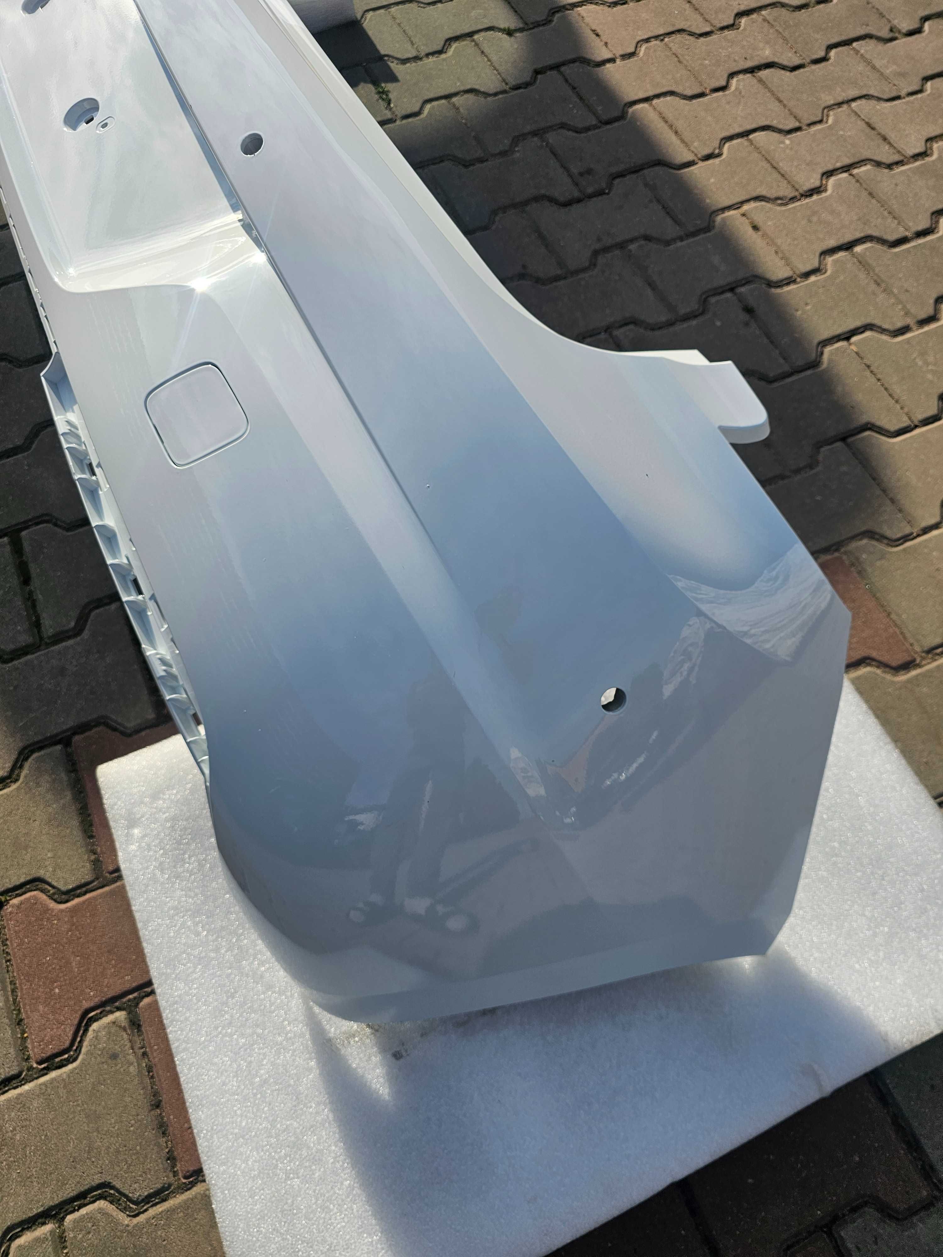 Zderzak Tył Opel Astra K HB 4 PDC Kod Lakieru Z40 R Y40R