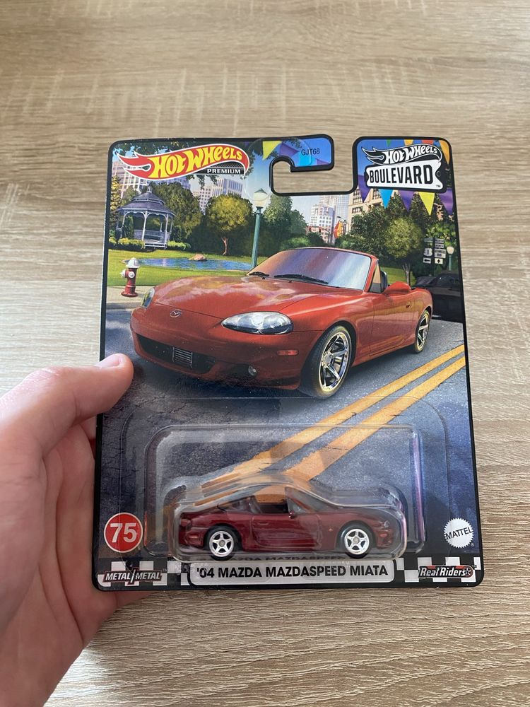 Hot Wheels Premium Mazda Miata 04 Boulevard