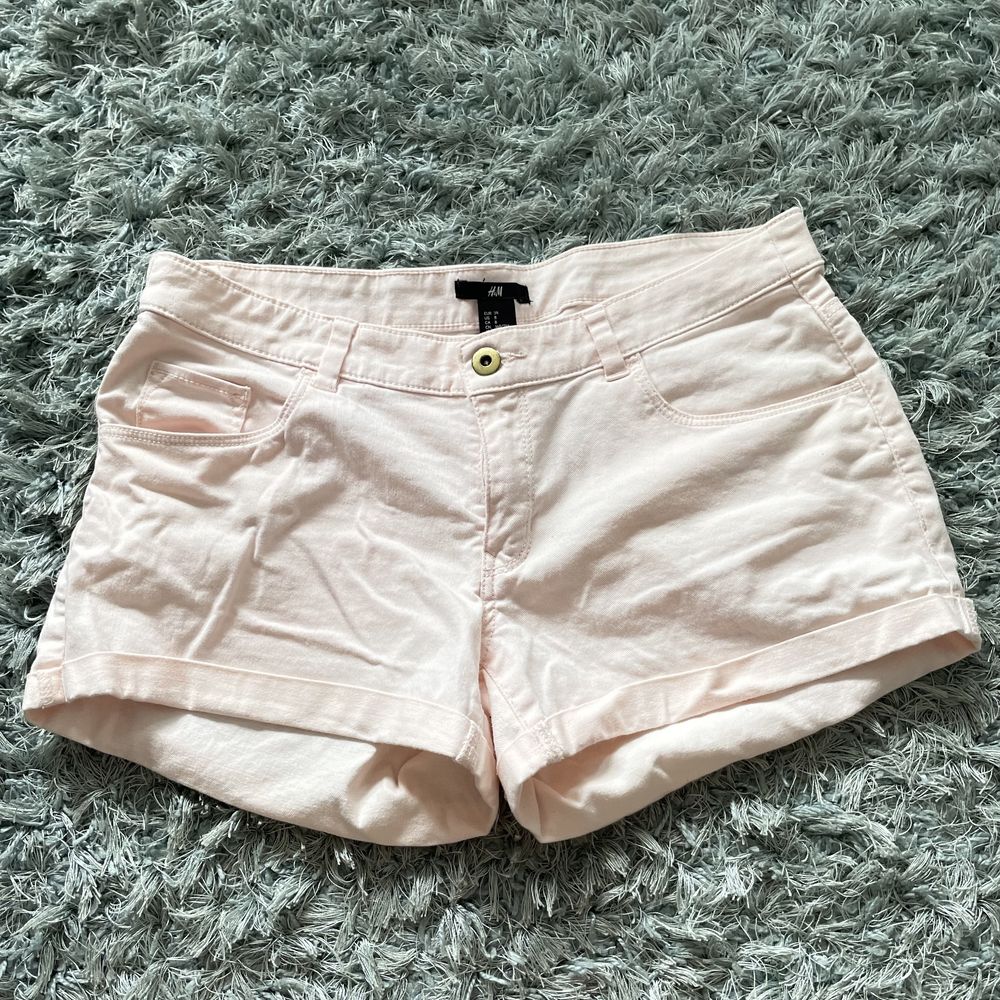 Spodenki szorty zapinane pudrowy róż kieszenie H&M bawełna elastan S/M
