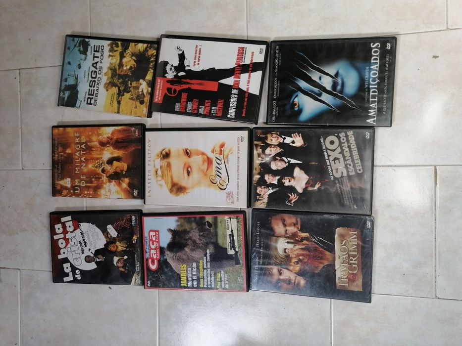 Vendo três sacos de filmes de DVD's