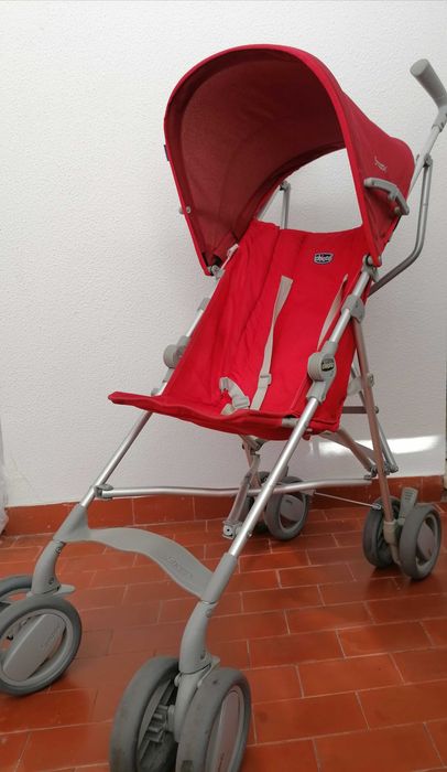 Carrinho de passeio Chicco.