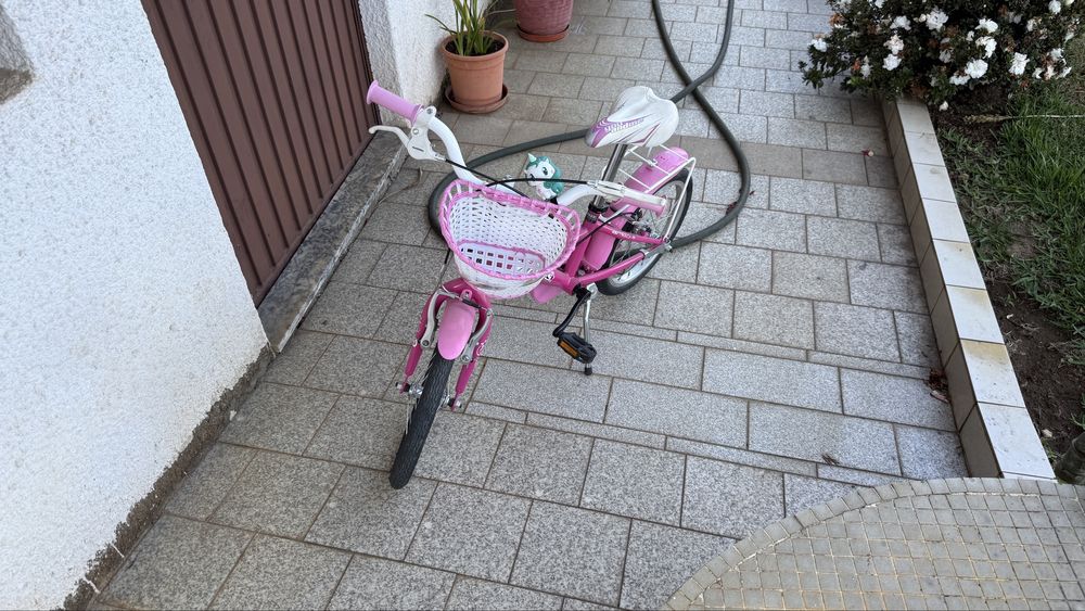 Bicicleta Menina roda 16 c/cesto