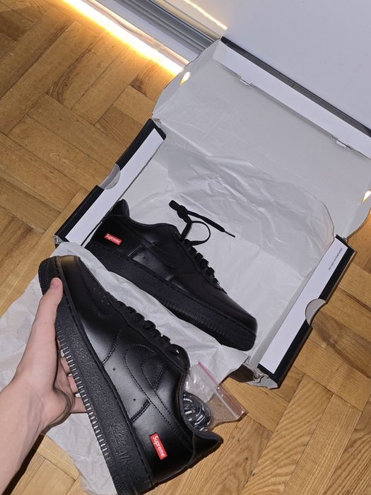 Nike Air Force 1 Supreme Black