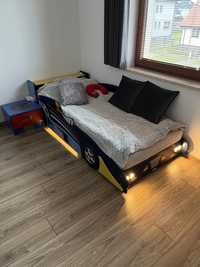 Łóżko auto ,szafka ,dywanik dla chłopca