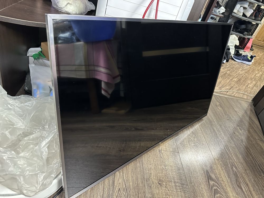 Під ремонт/на запчастини телевізор Xiaomi Mi TV 4S 43” UHD