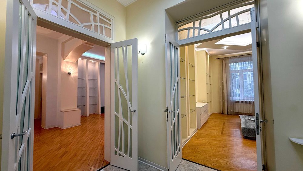 АРЕНДА • 3к кв с камином • Царский дом в Отраде • Французский бульвар