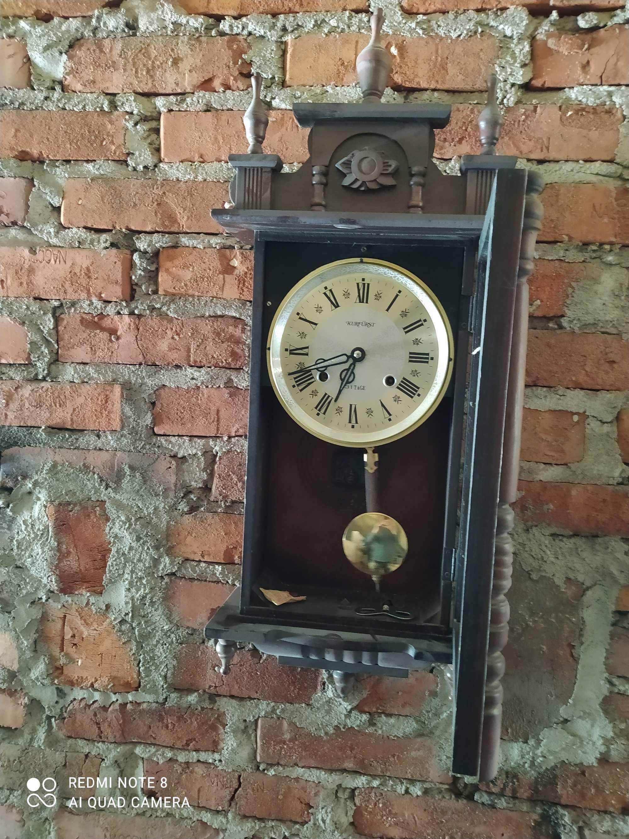 Zegar mechaniczny drewniany