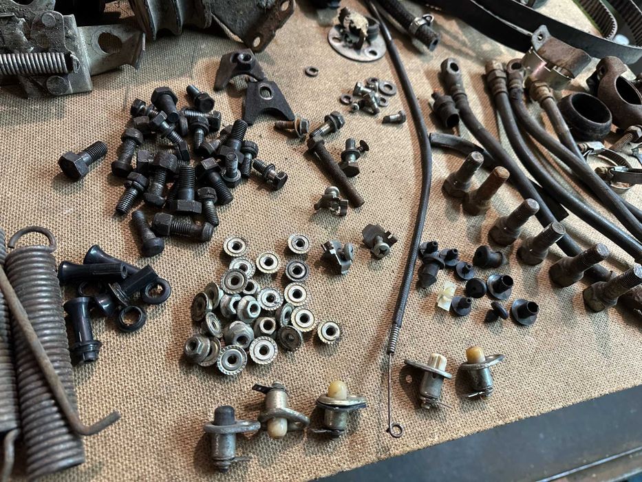 Мегалот оптом запчастини для ВАЗ класики 2101-2107 деталі