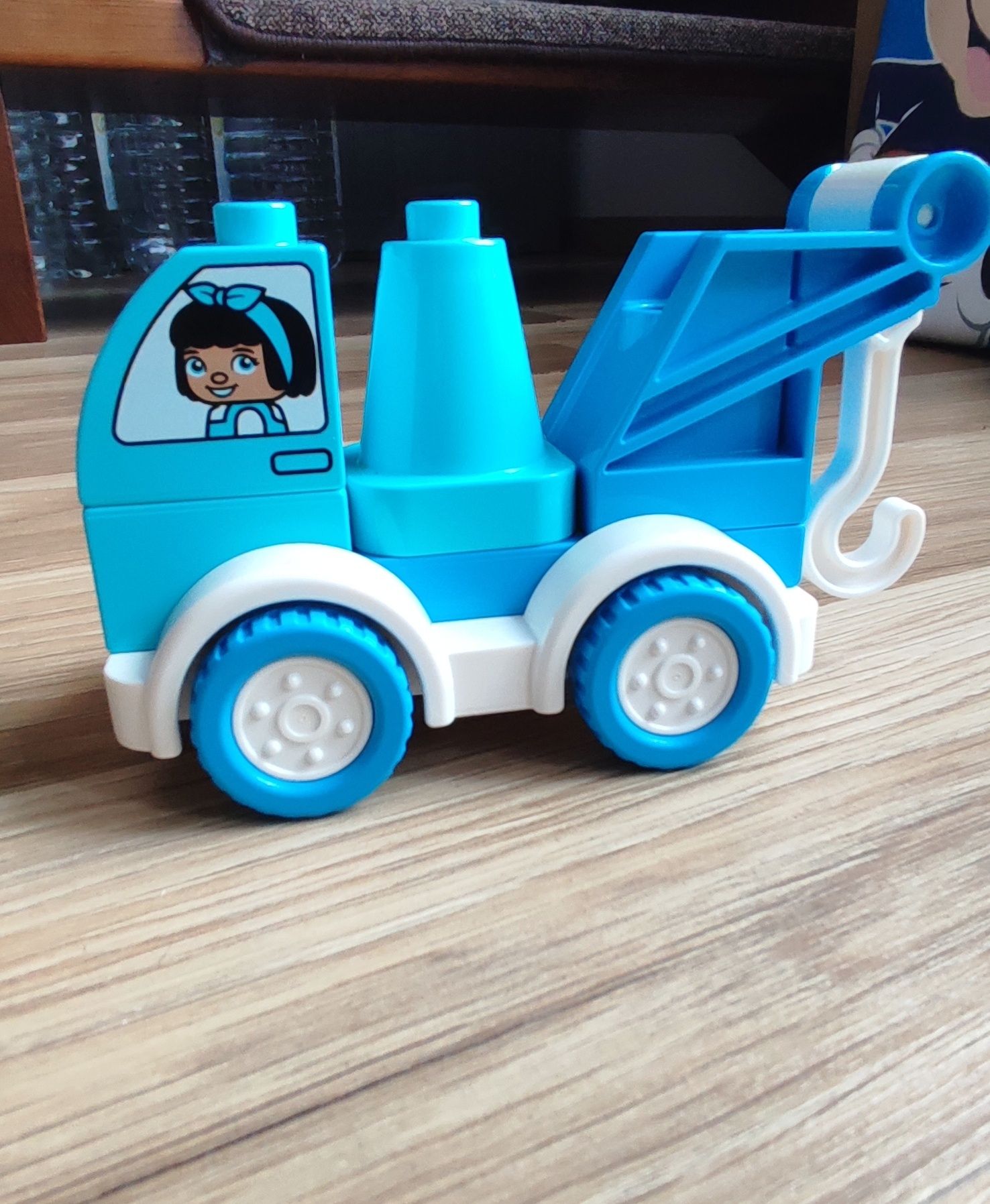 LEGO Duplo motor policyjny, pomoc drogowa i wóz strażacki