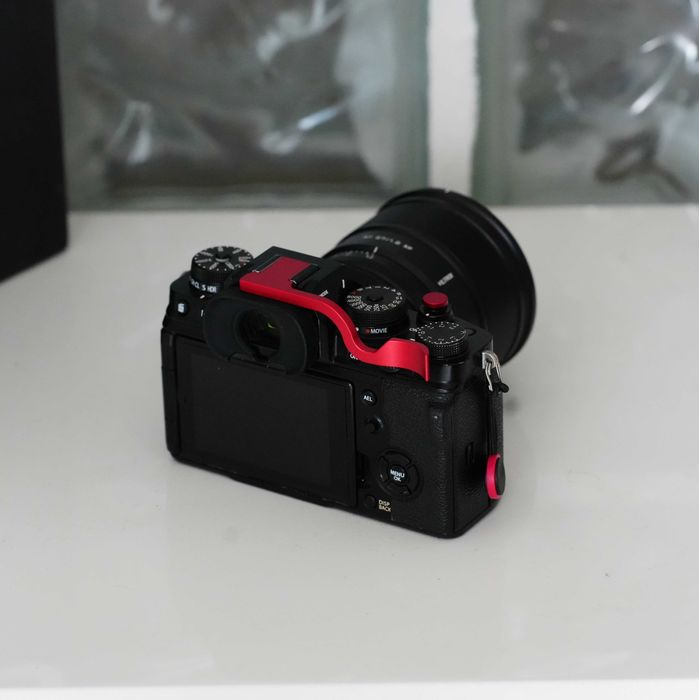 Fujifilm X-T4 + Viltrox Pro 27mm, F:1.2 + Extras