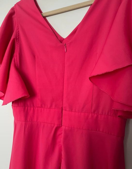 Sukienka midi z pełnego koła. Kulunove lou
Uszyta z pełnego koła, feno