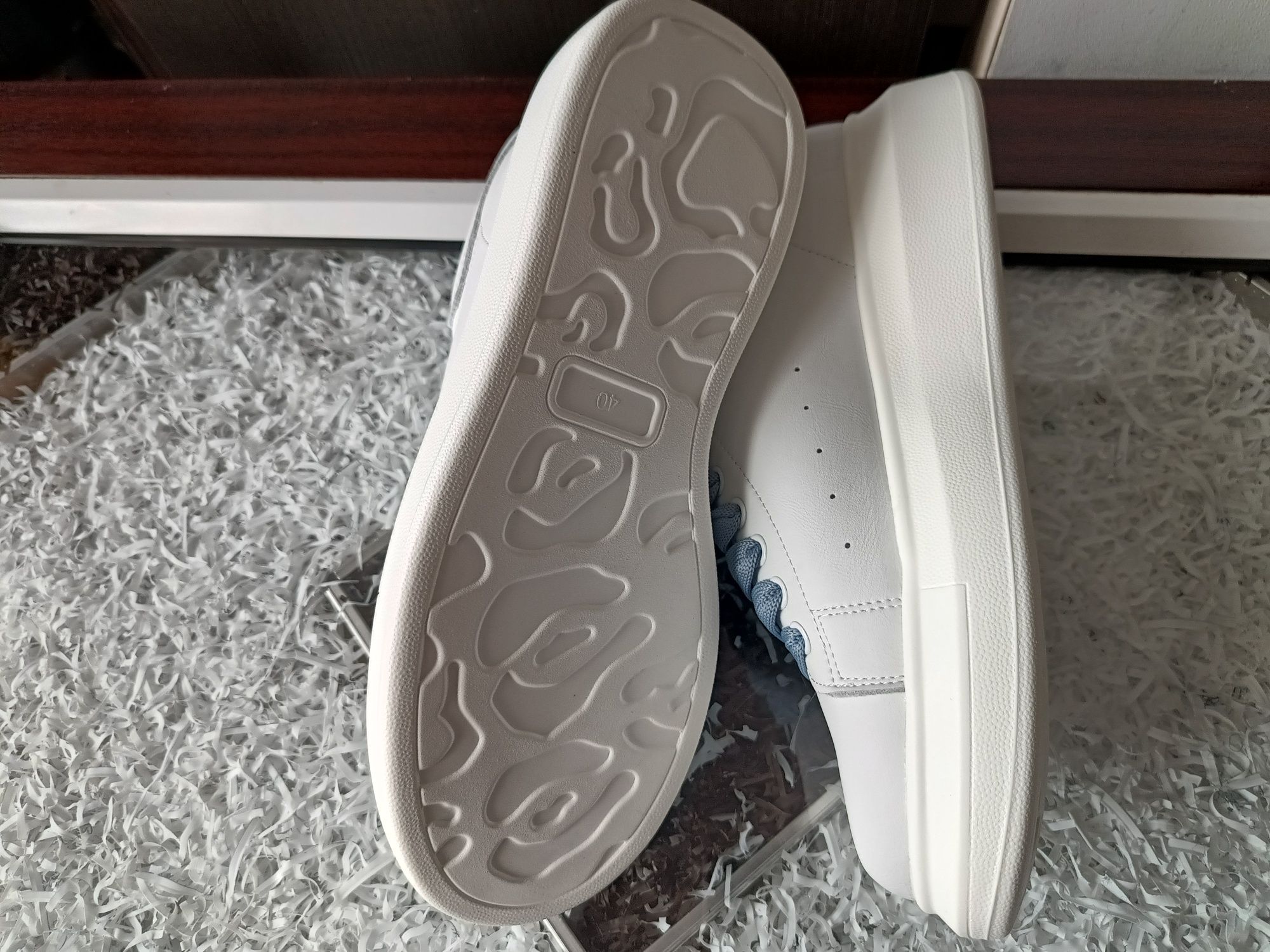 Кросівки 39-40 р