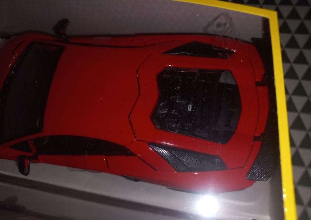 Bburago Lamborghini Aventador SV Coupe,skala 1:24