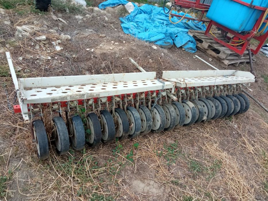 Зернова сівалка Tume