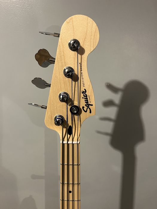 Fender squier sonic precision bass