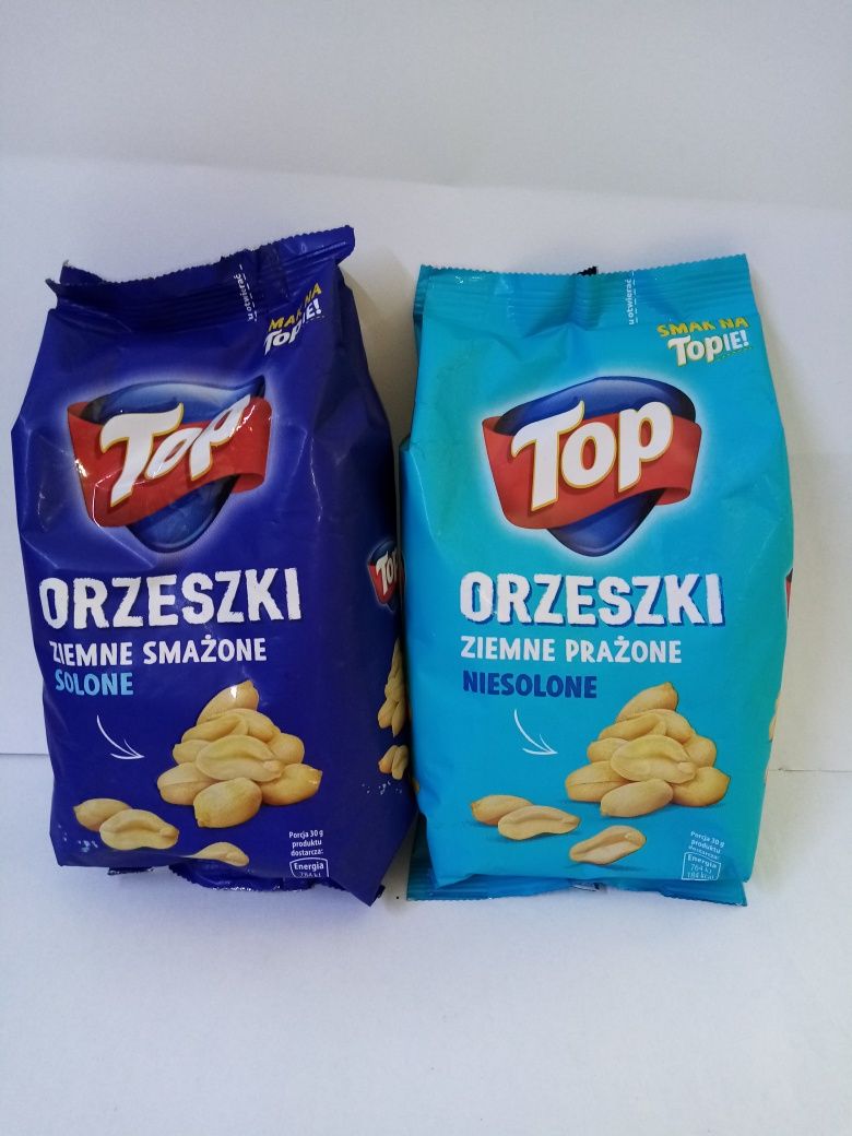Горішки (арахіс) з різними смаками.