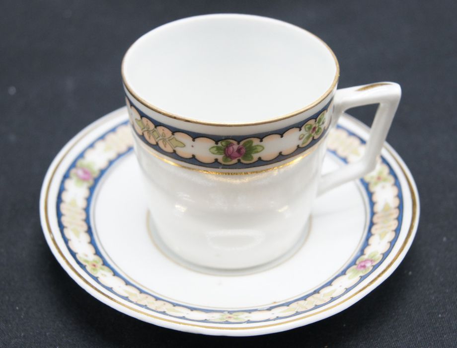 Stara porcelanowa filiżanka lata 30/40 Mokka