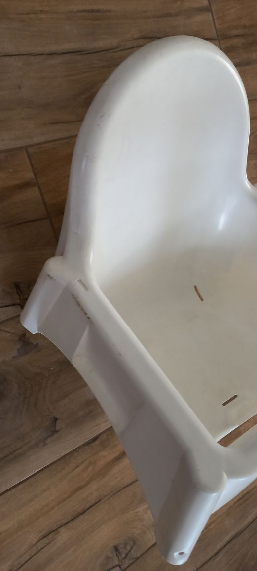 Białe siedzisko do sanek krzesełko Ikea Antilop
