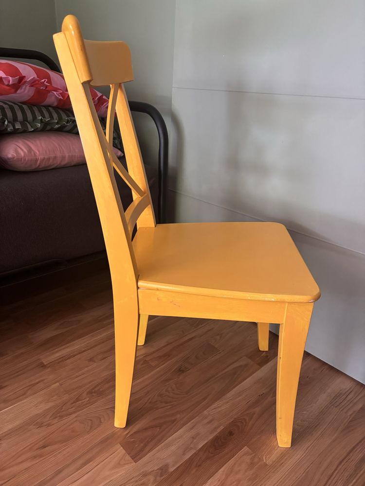 Krzesło IKEA INGOLF – żółte, do odświeżenia, drewniane