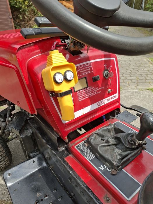 Traktor Traktorek Ciągnik SAM z pługiem do odśnieżania