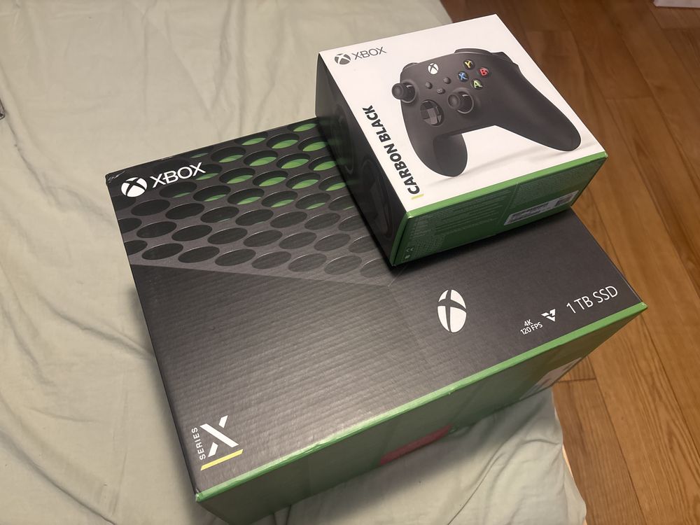 Xbox series X 1TB 2 Pady + flitry stan jak nowe