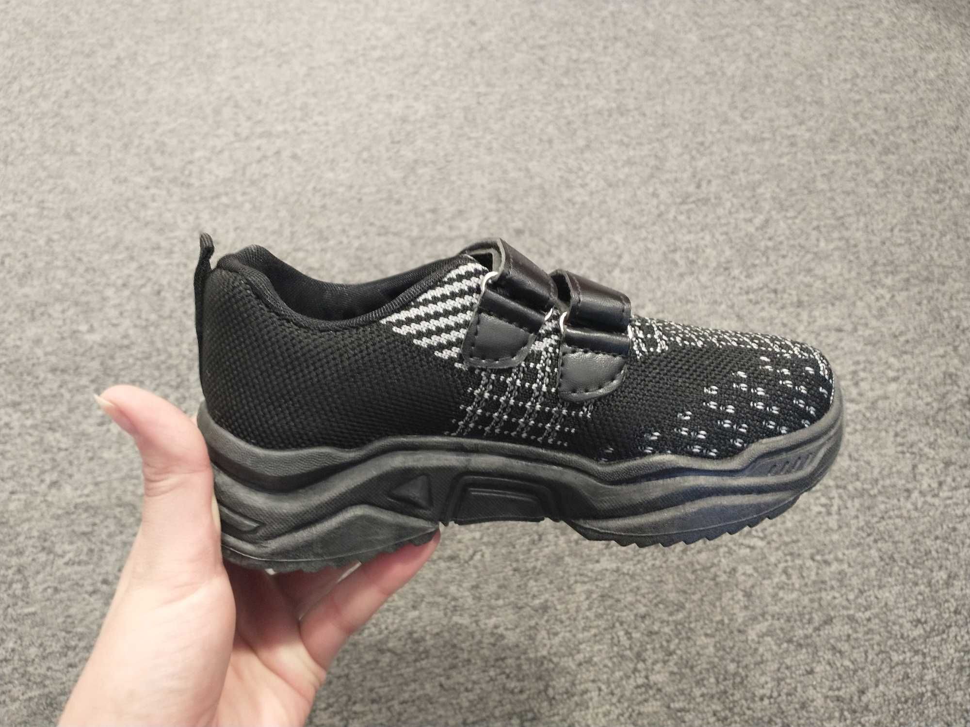 R. 34 adidasy dla chłopca buty sportowe na rzepy czarne nowe