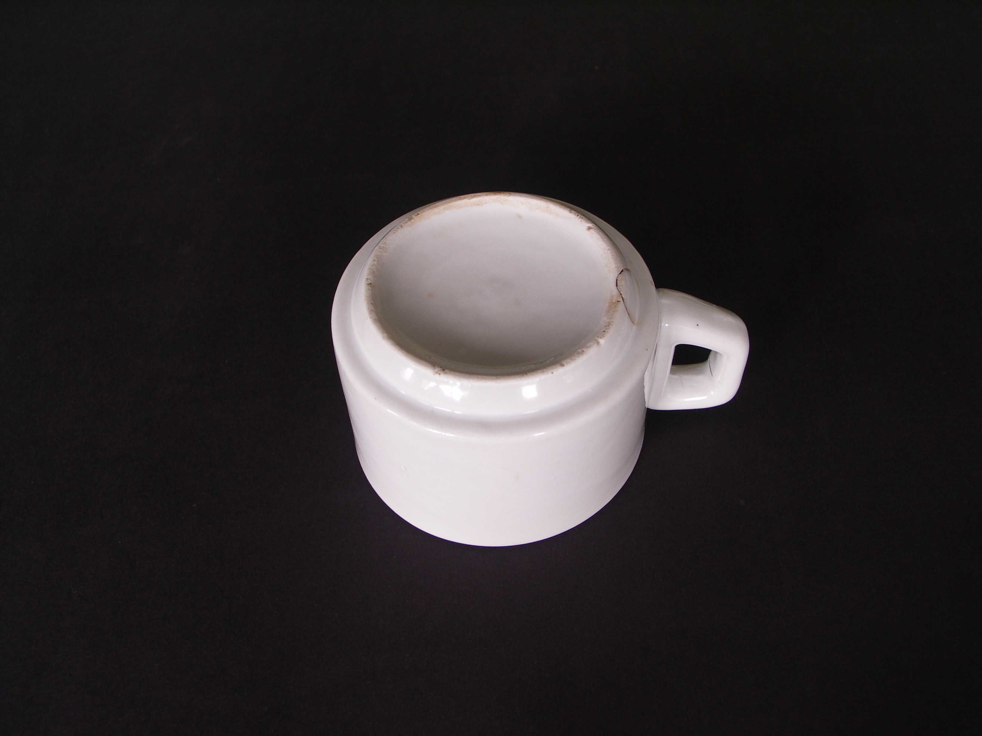 Filiżanka niemiecka z grubej porcelany bez sygnatury