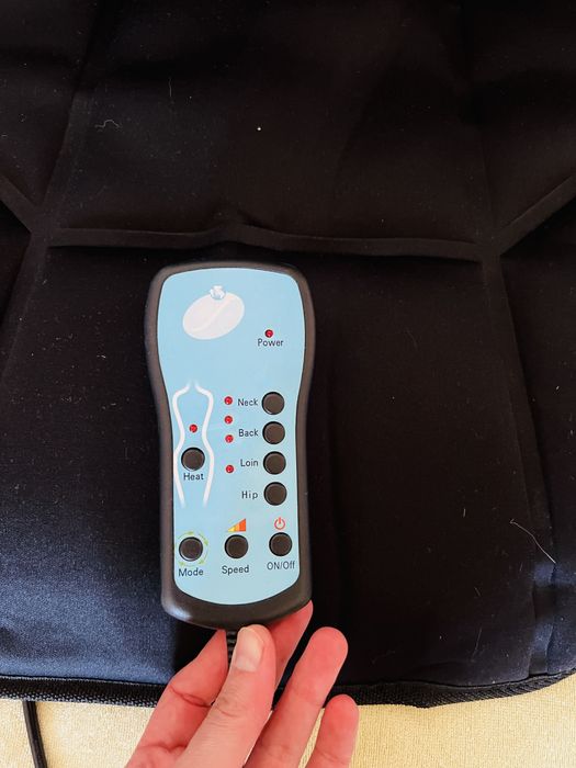 Масажна накидка на крісло в автомобіль