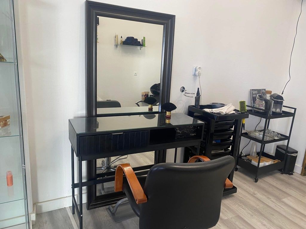 Trespasso Cabeleireira/Estetica com terraço e tudo incluído