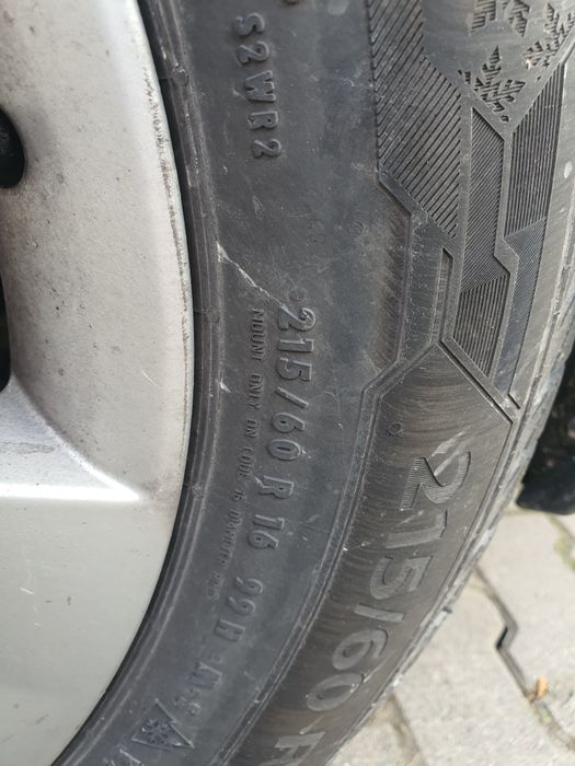 Felgi z oponami zimowymi 215/60 R16