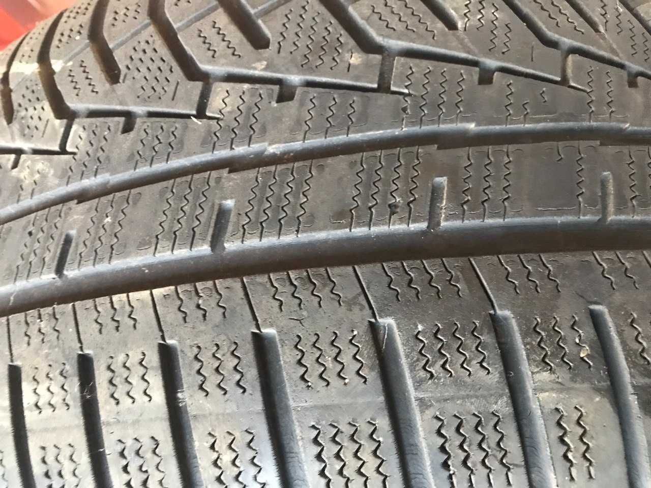 Продам комплект зимової гуми 245/50R 20 NOKIAN