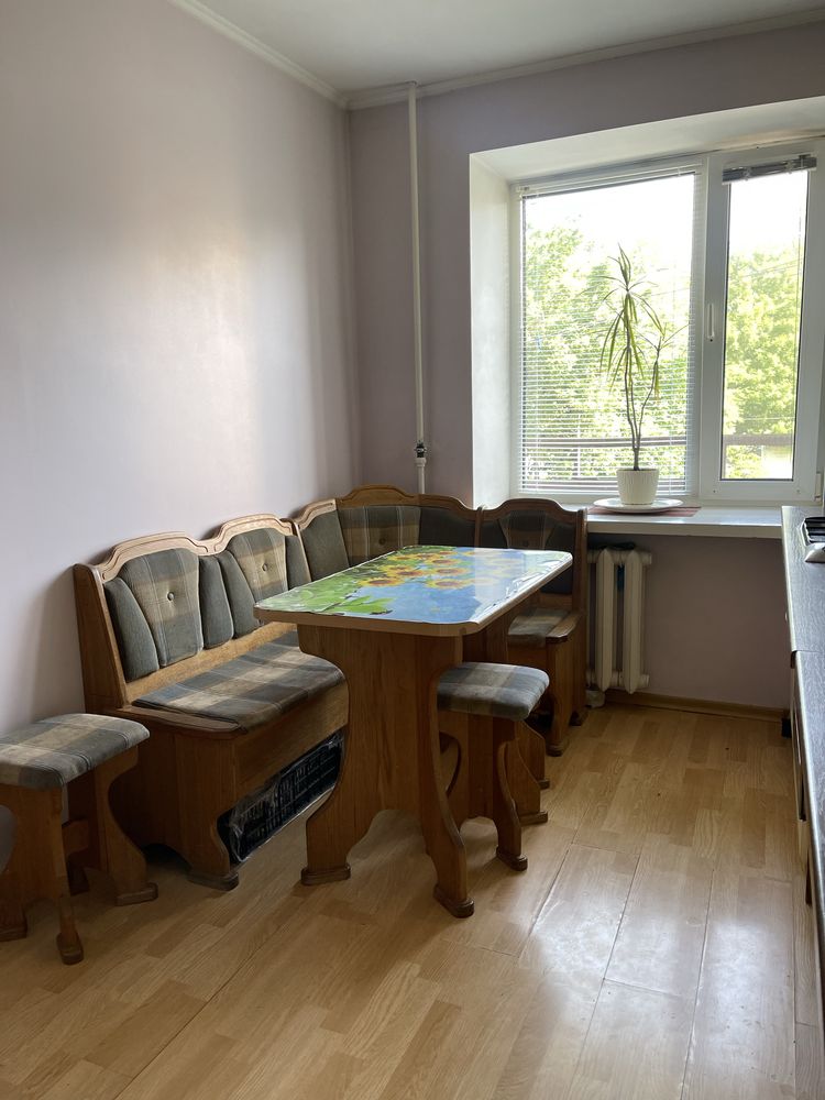 Трьохкімнатна , Відродження, 67м2