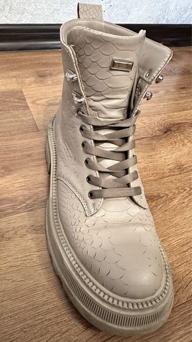 Ботинки осінні жіночі