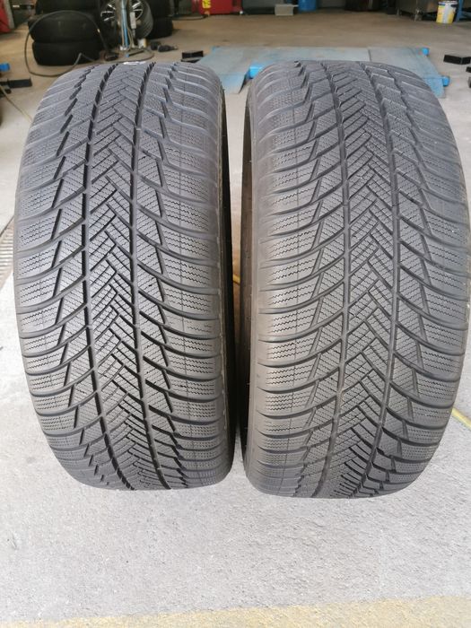 Para opon 235/50R19 99H Bridgestone Blizzak LM 001