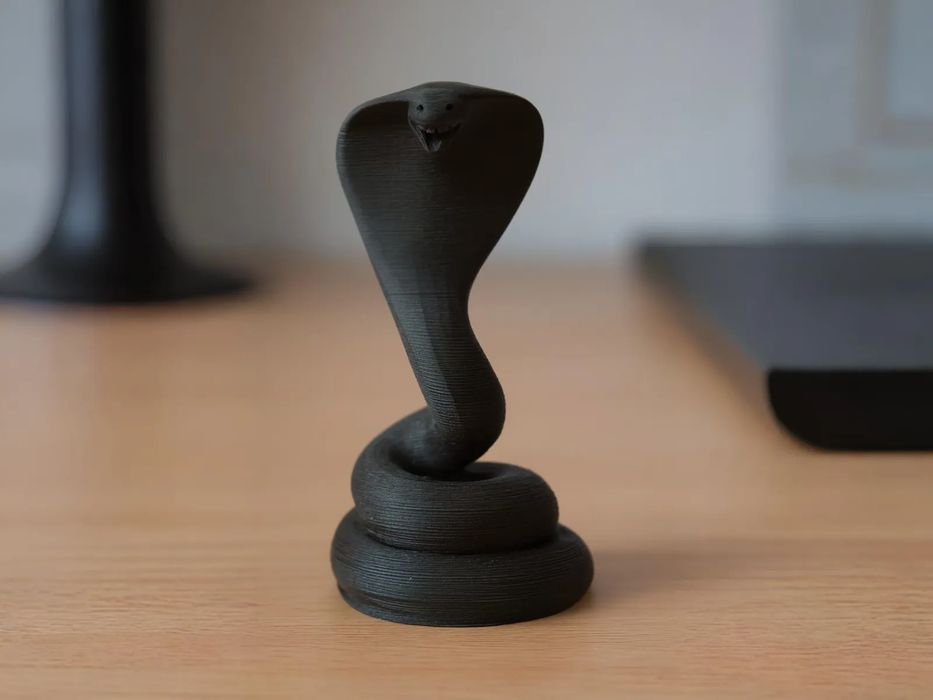 Cobra "Black Cobra" Decorativa e Atrevida