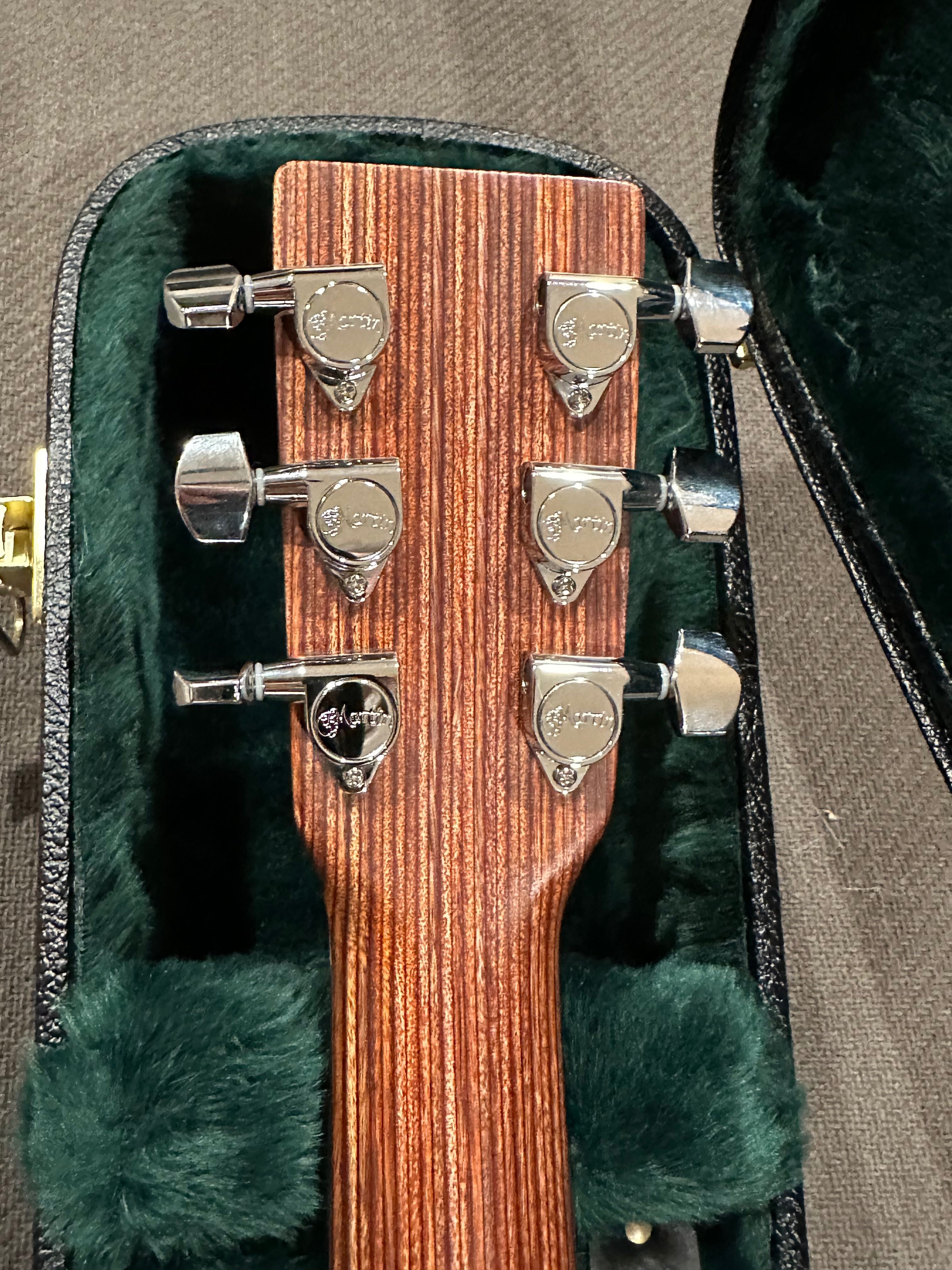 Martin LX1E Gitara dla leworęcznych z twardym futerałem