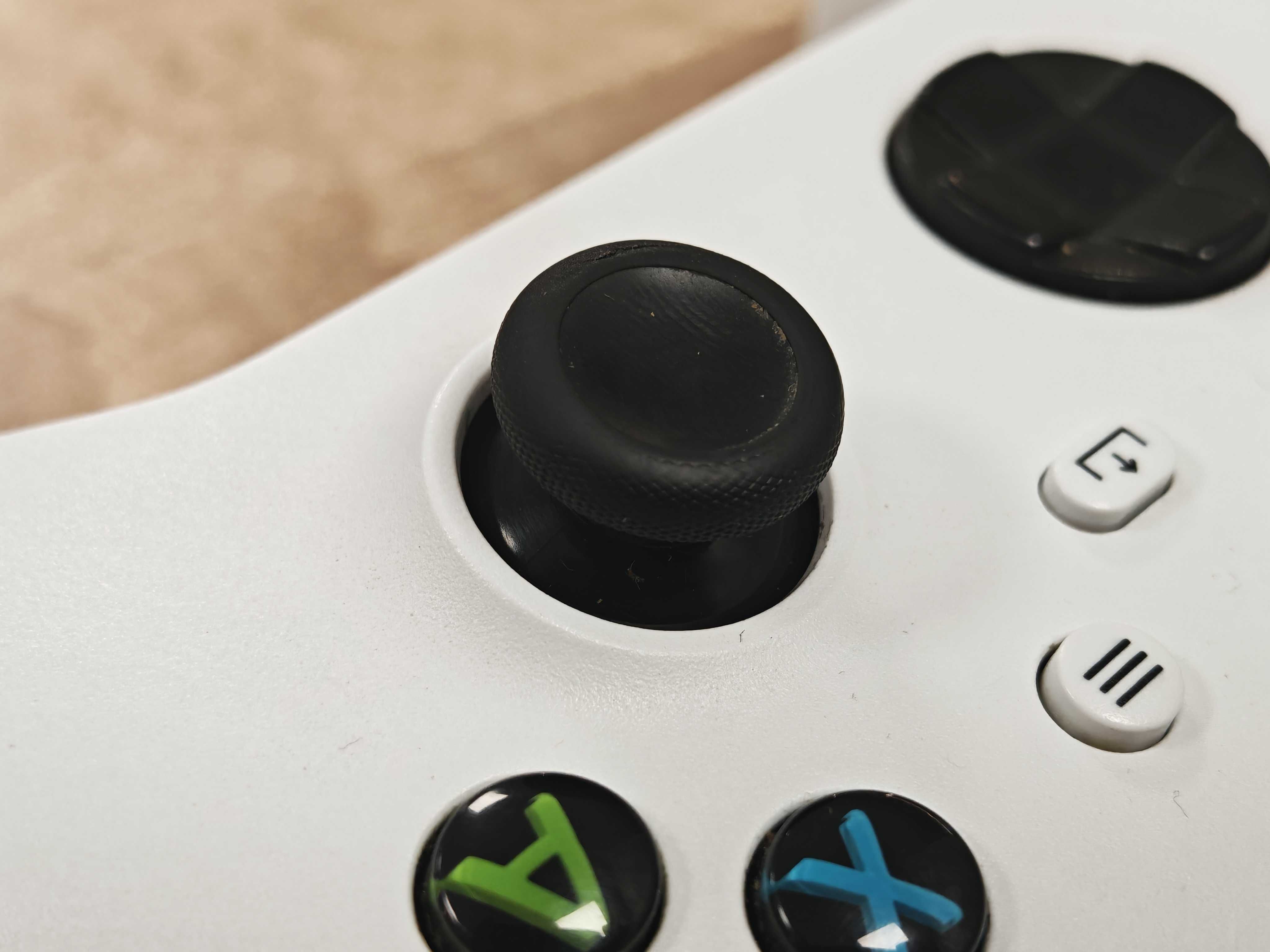 Pad do konsoli Xbox Series S/X biały