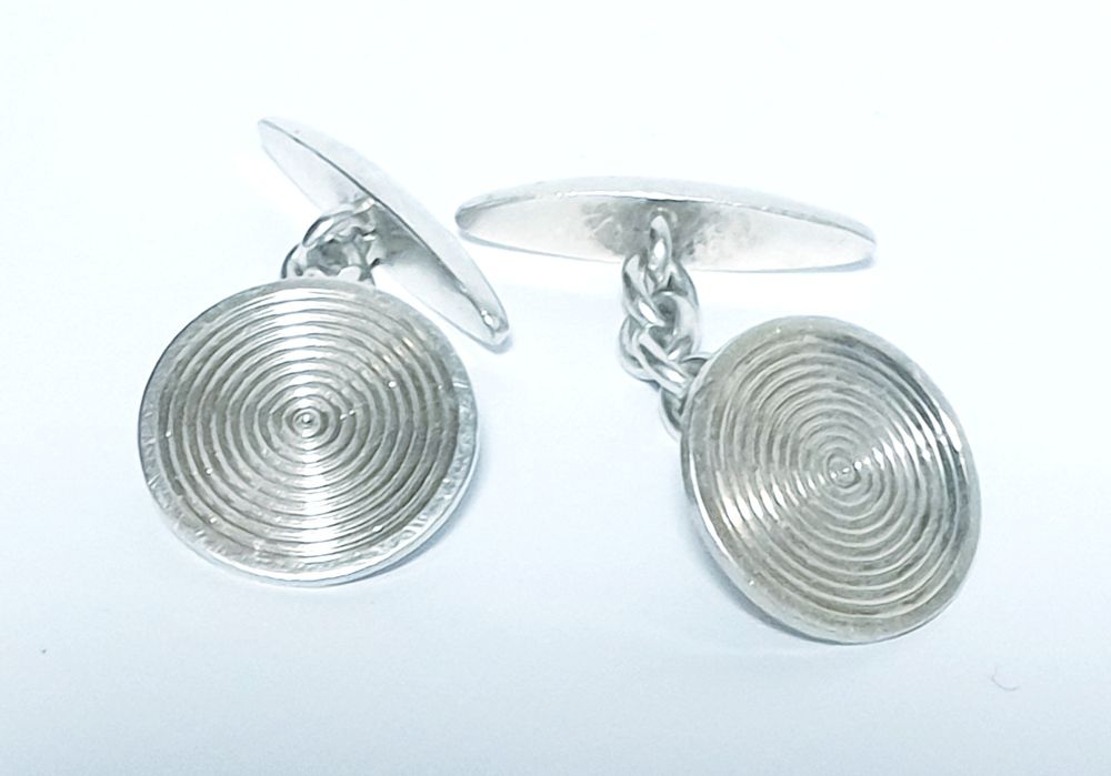 Lindos botões de punho vintage em prata contrastada