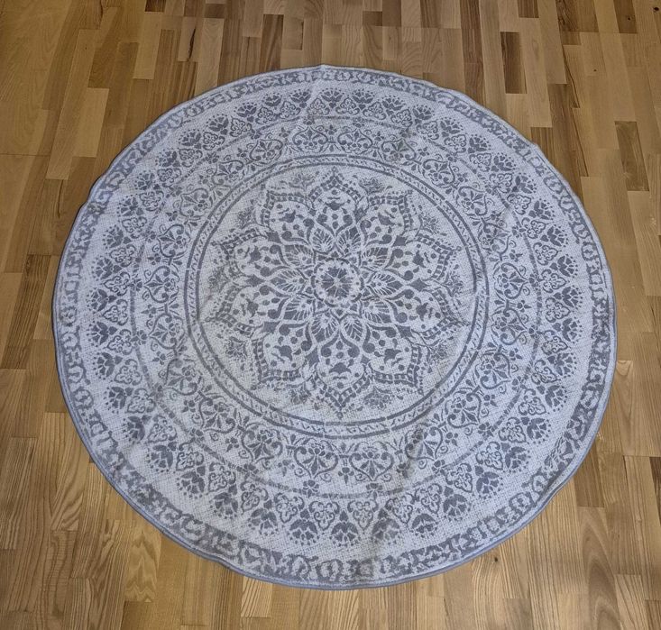 Dywanik okrągły – antypoślizgowy, puszysty dekorator sypialni - 120cm