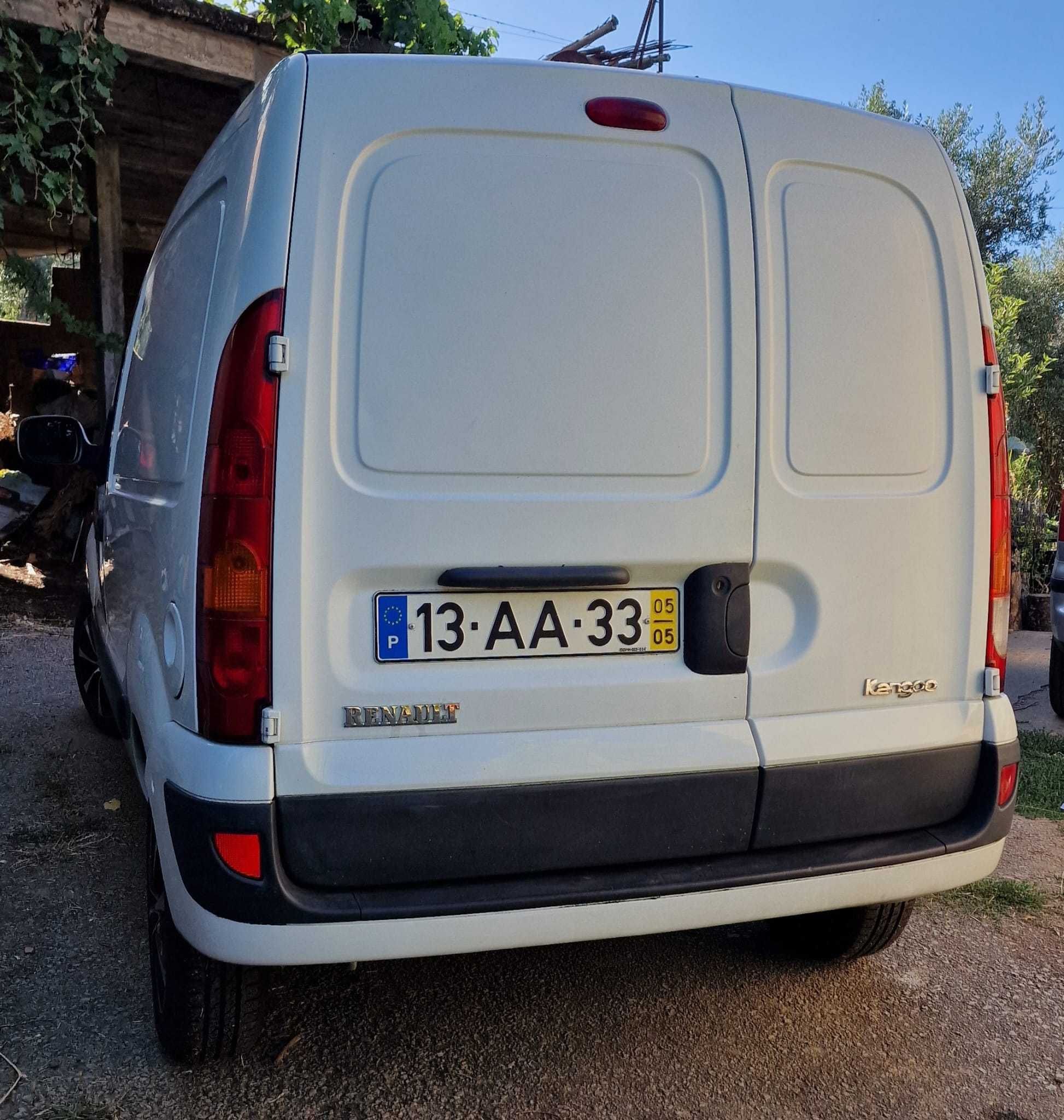 Renault Kangoo bem estimada